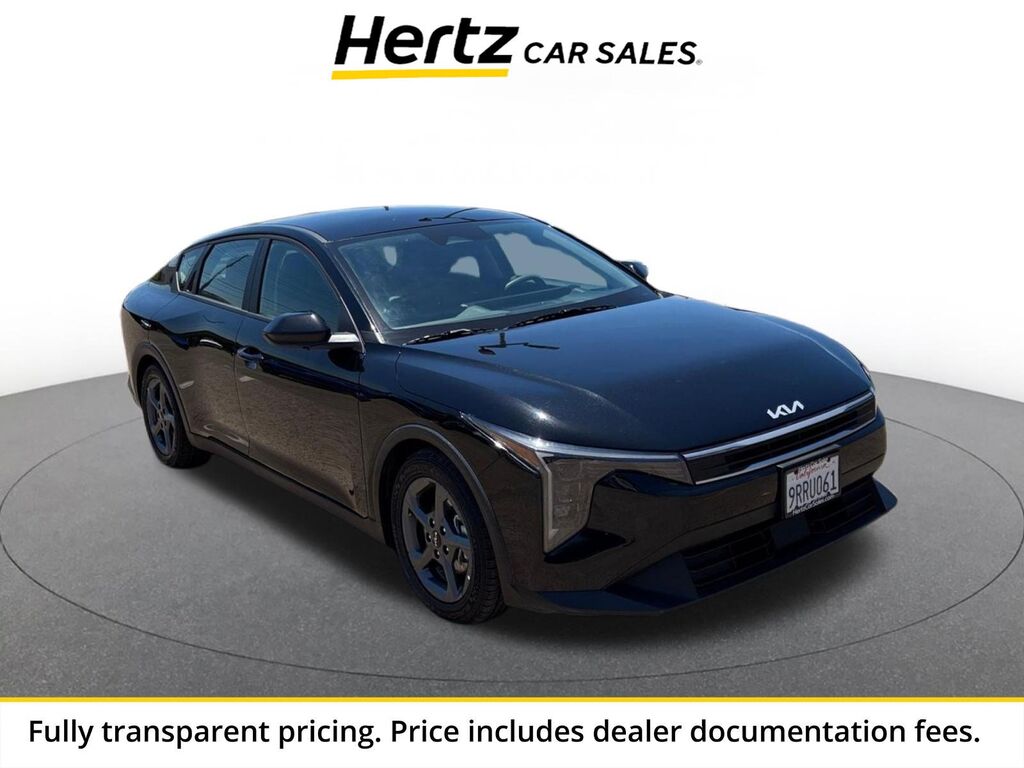 2025 Kia K4 LXS — photo 1 of 13
