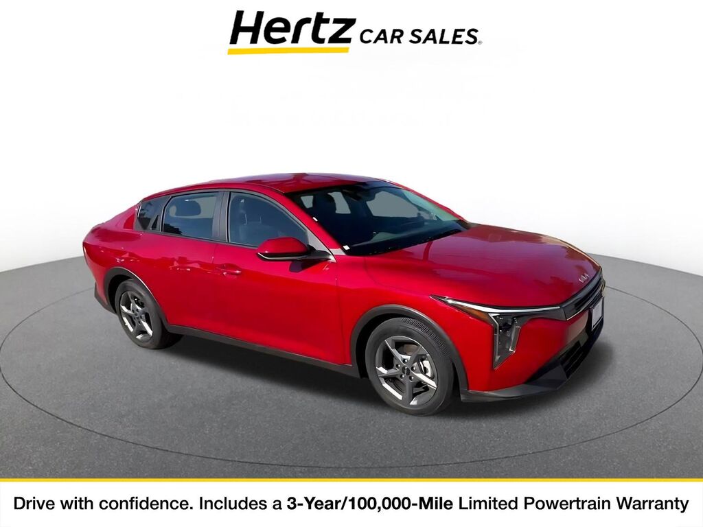 2025 Kia K4 LXS — photo 1 of 11