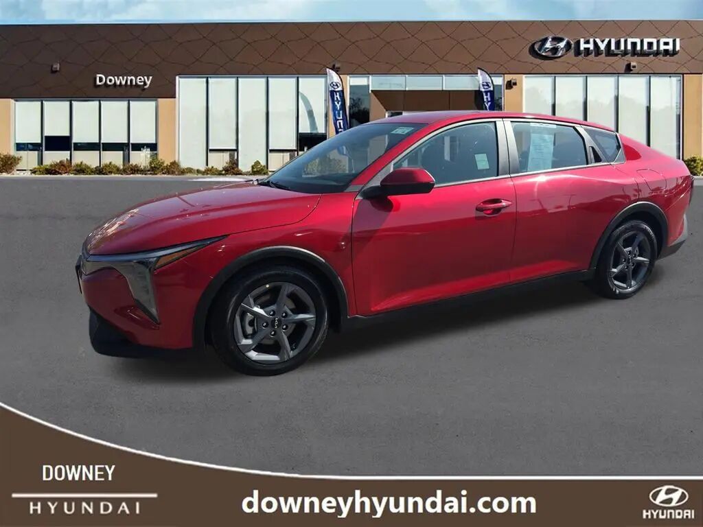2025 Kia K4 LXS — photo 1 of 30