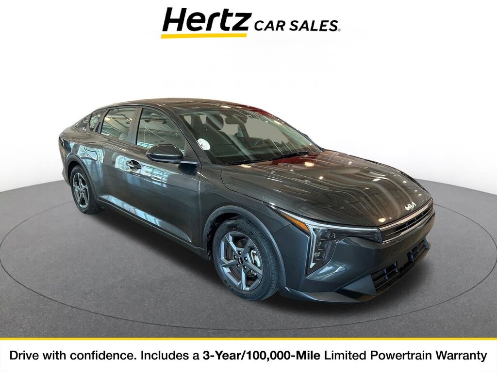 2025 Kia K4 LXS — photo 1 of 11