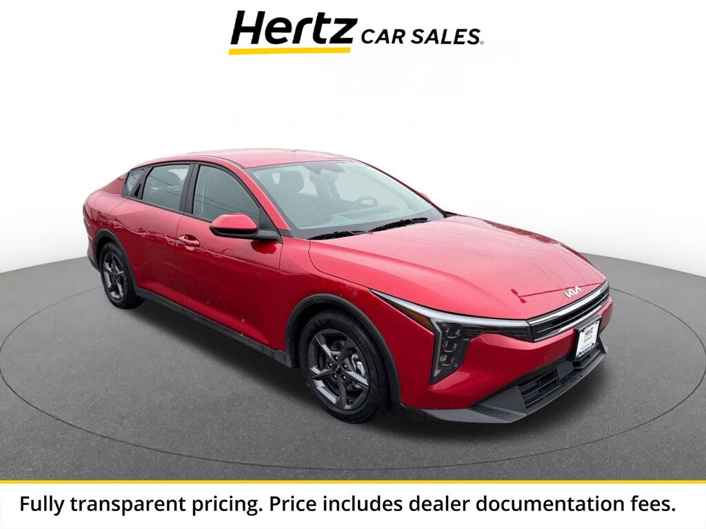 2025 Kia K4 LXS — photo 1 of 13