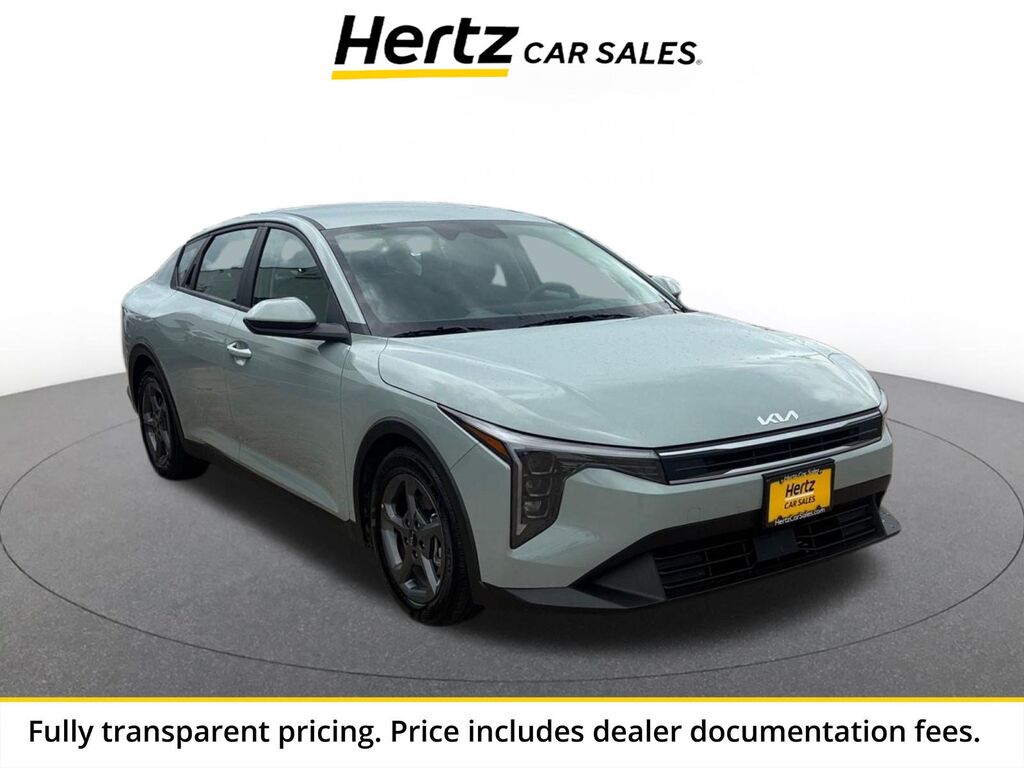 2025 Kia K4 LXS — photo 1 of 13