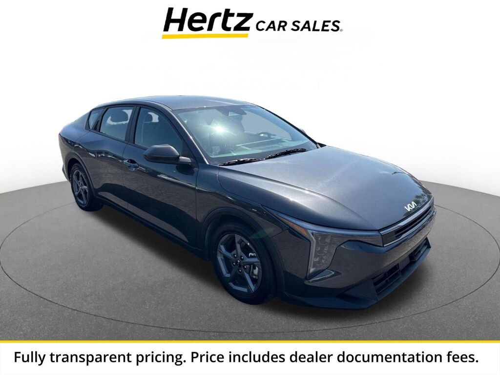 2025 Kia K4 LXS — photo 1 of 13