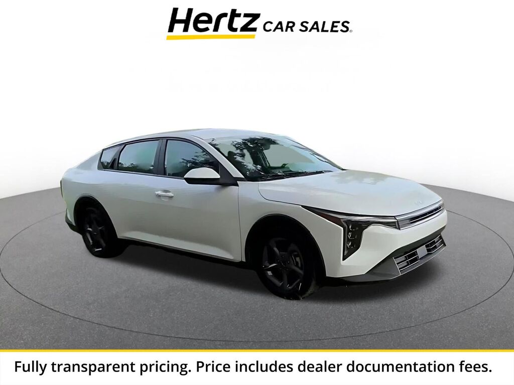 2025 Kia K4 LXS — photo 1 of 13