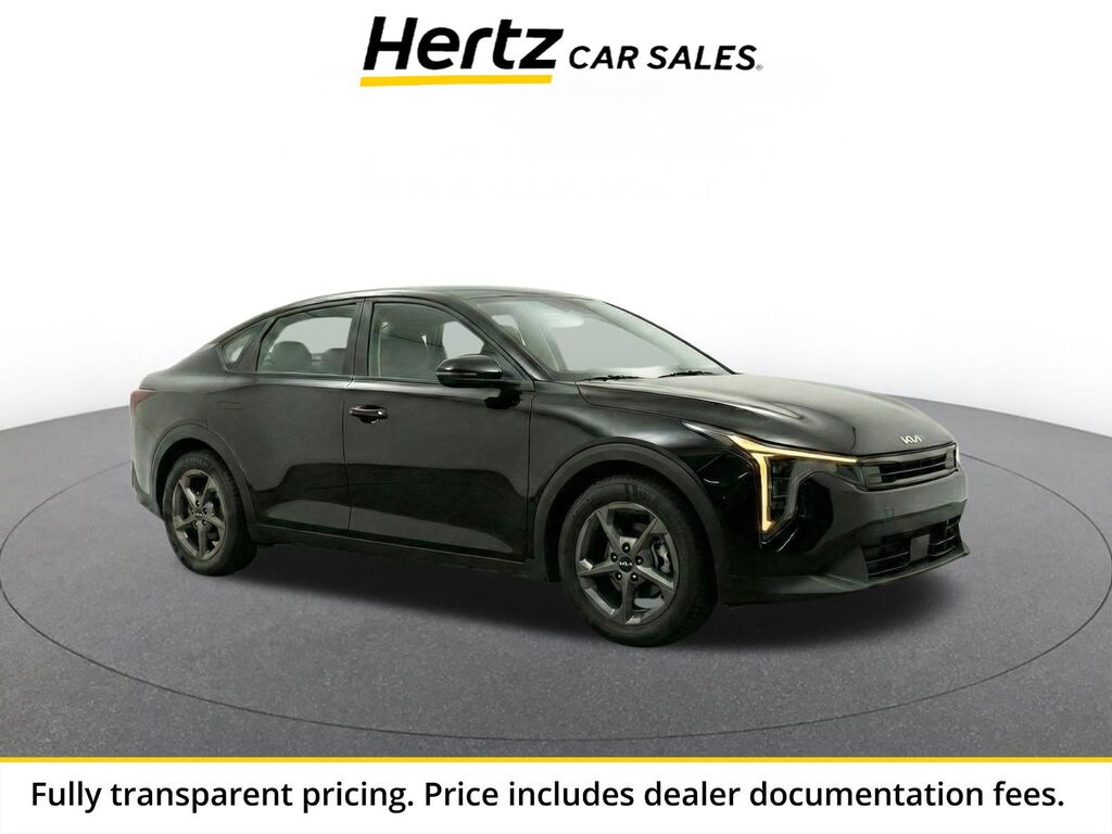 2025 Kia K4 LXS — photo 1 of 10