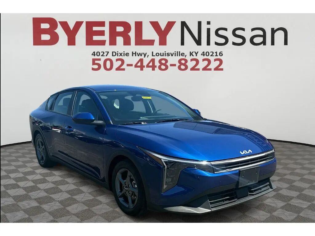 2025 Kia K4 LXS — photo 1 of 13