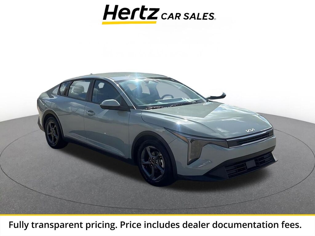 2025 Kia K4 LXS — photo 1 of 15