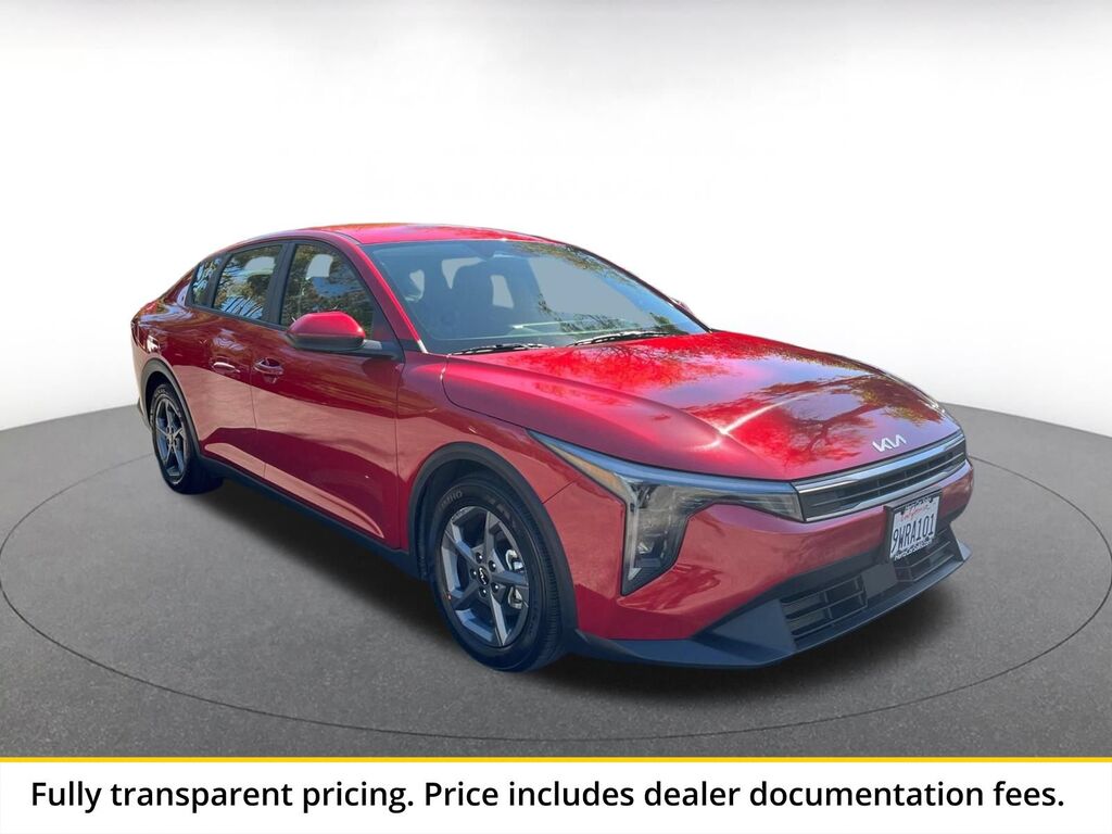 2026 Kia K4 LXS — photo 1 of 13