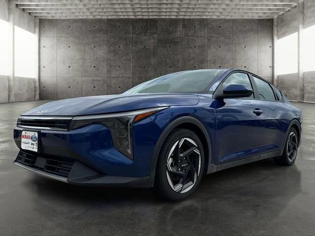 2025 Kia K4 EX — photo 1 of 39