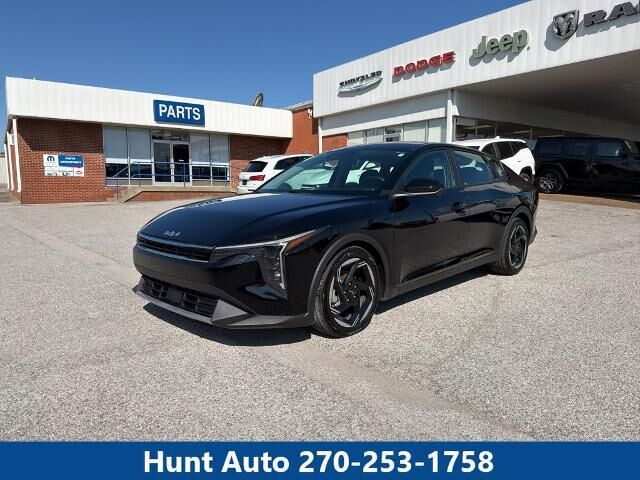 2025 Kia K4 EX — photo 1 of 1