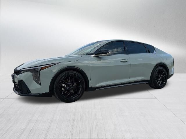 2025 Kia K4 GT-Line Turbo — photo 1 of 24