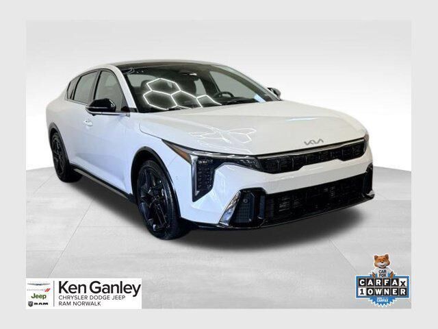 2025 Kia K4 GT-Line Turbo — photo 1 of 13