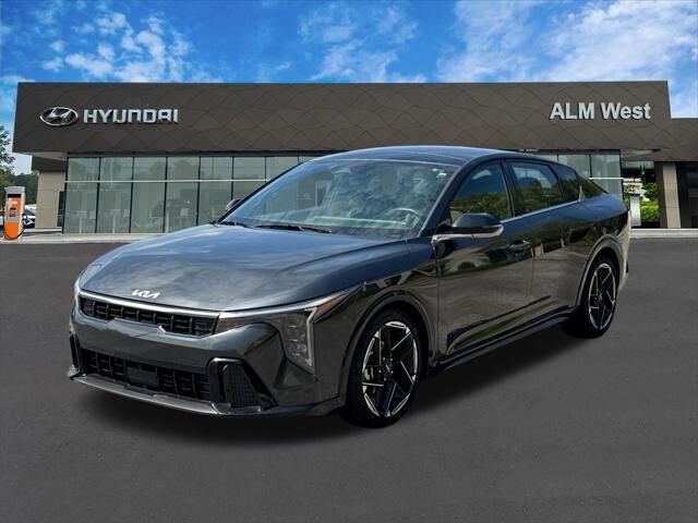 2025 Kia K4 GT-Line — photo 1 of 13