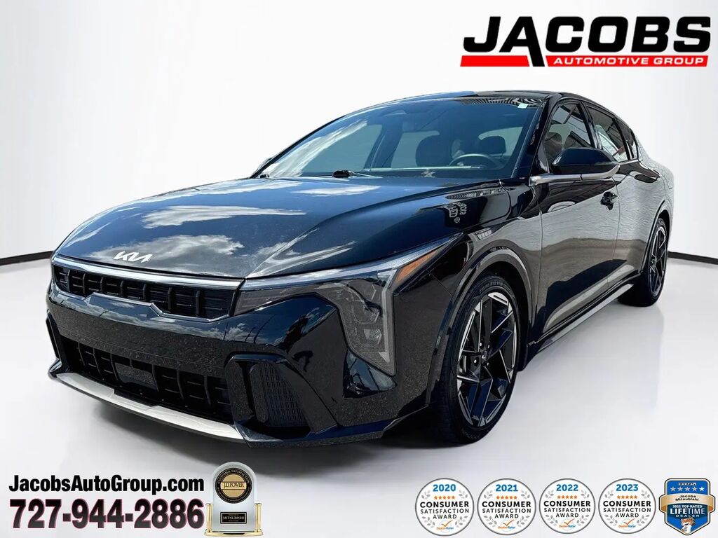 2025 Kia K4 GT-Line — photo 1 of 1