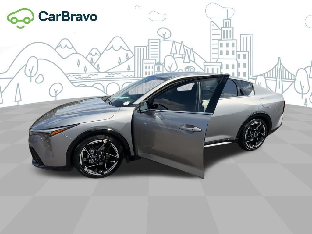 2025 Kia K4 GT-Line — photo 1 of 6