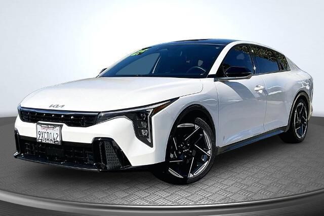2025 Kia K4 GT-Line