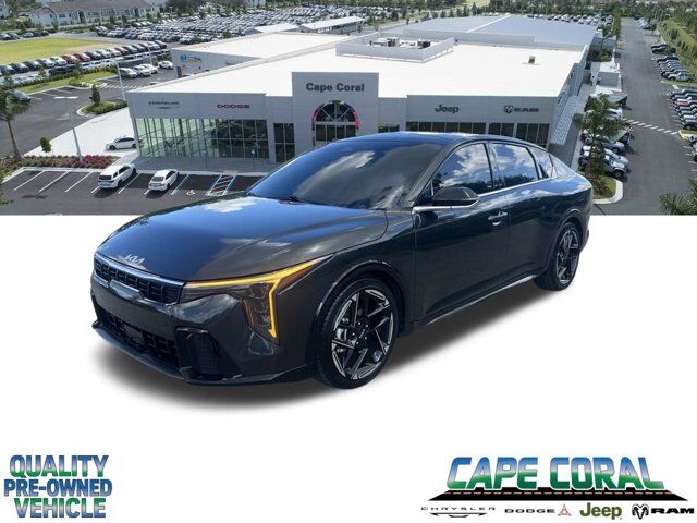 2025 Kia K4 GT-Line — photo 1 of 18