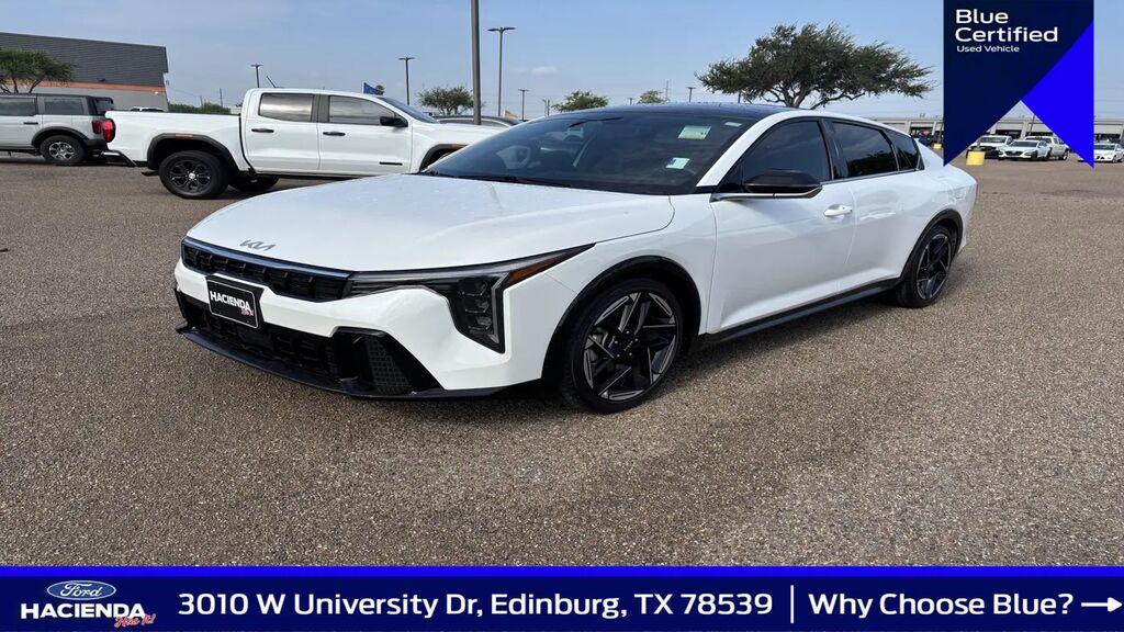 2025 Kia K4 GT-Line — photo 1 of 24