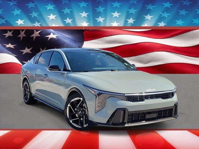 2025 Kia K4 GT-Line — photo 1 of 26