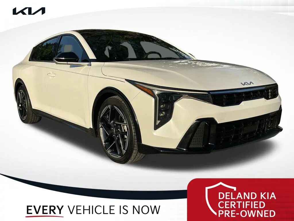 2025 Kia K4 GT-Line — photo 1 of 13