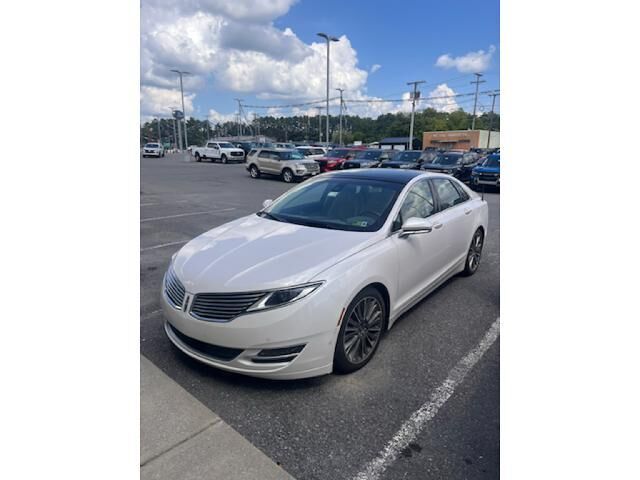 2013 Lincoln MKZ Base — photo 1 of 3