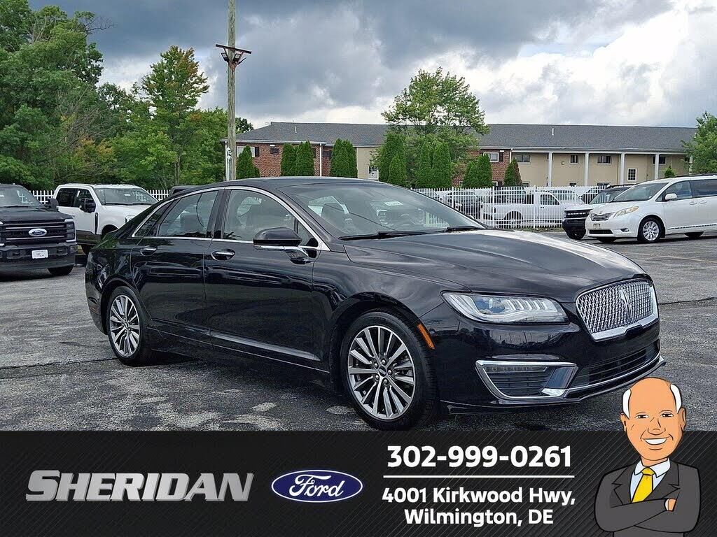 2020 Lincoln MKZ Standard — photo 1 of 15