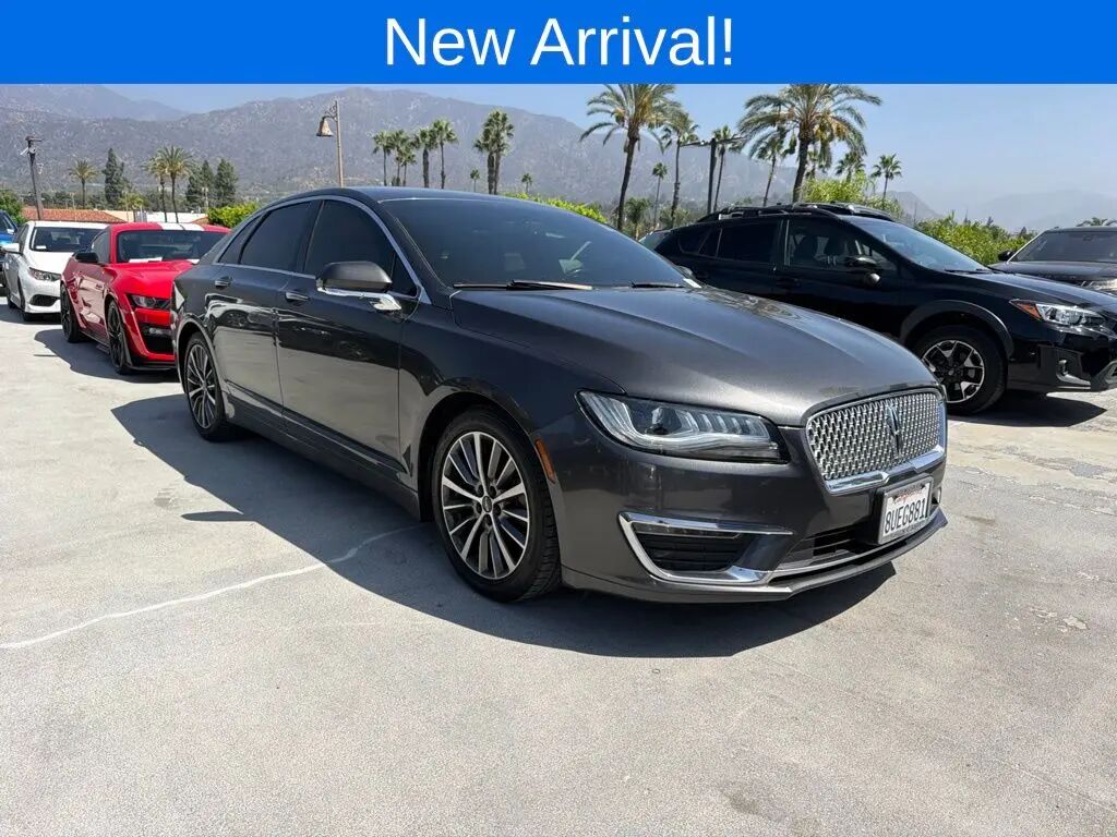 2017 Lincoln MKZ Premiere — photo 1 of 12