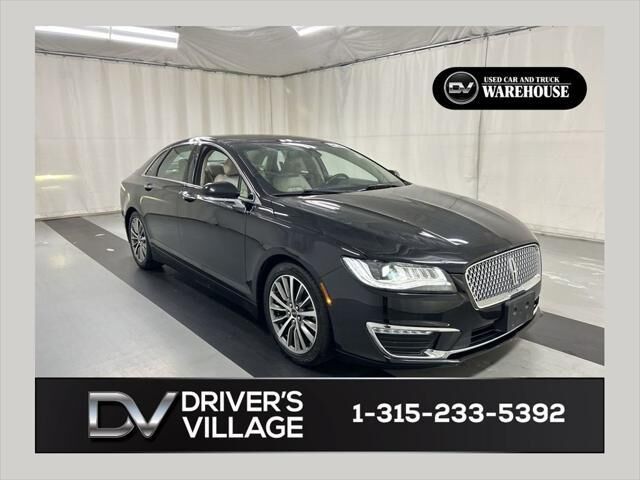 2020 Lincoln MKZ Standard — photo 1 of 13