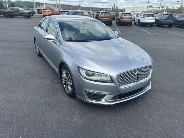 2020 Lincoln MKZ Standard — photo 1 of 13