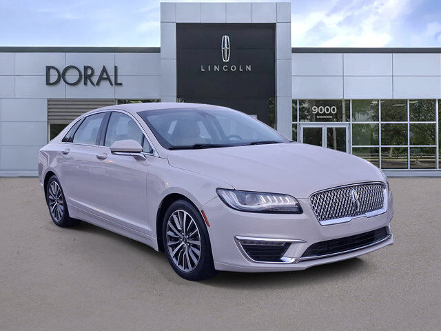 2019 Lincoln MKZ Reserve — photo 1 of 14