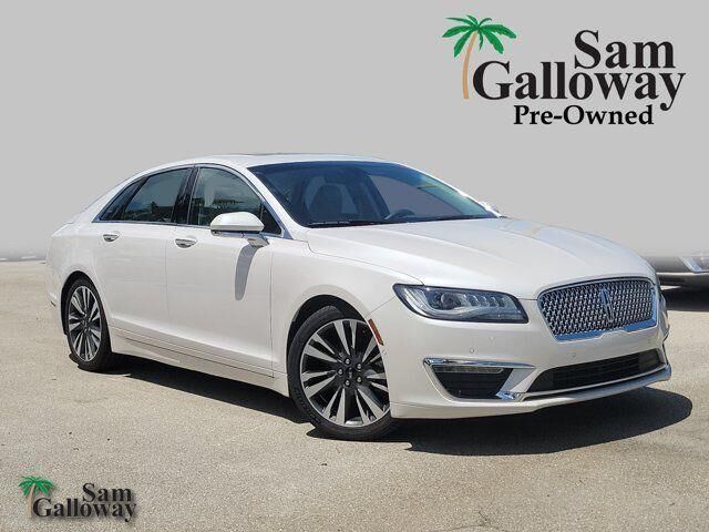 2020 Lincoln MKZ Reserve — photo 1 of 13