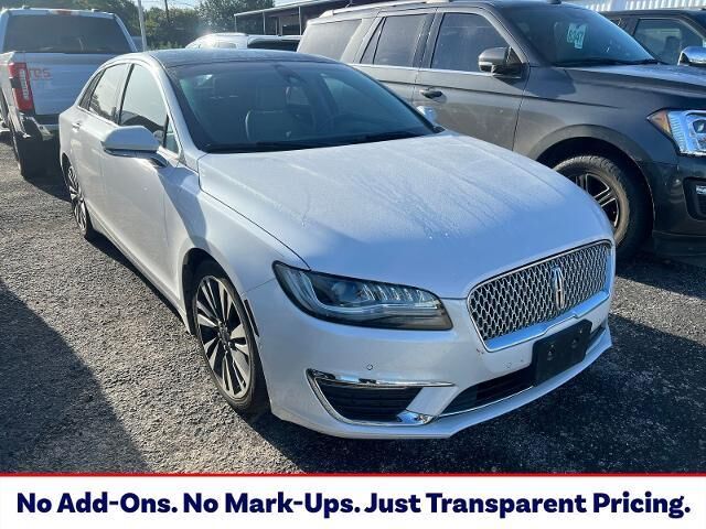 2017 Lincoln MKZ Reserve — photo 1 of 1