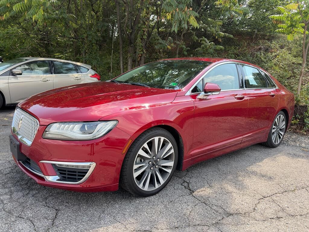 2017 Lincoln MKZ Reserve — photo 1 of 1