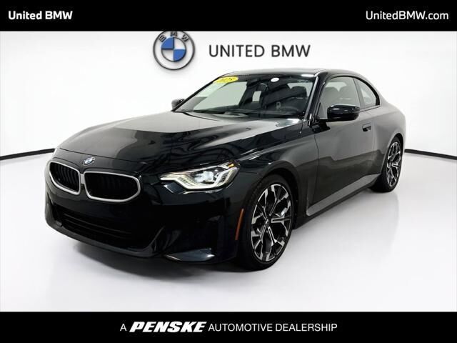 2025 BMW 2 Series 230i — photo 1 of 13