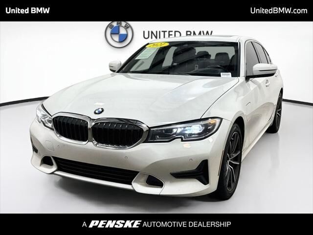 2021 BMW 3 Series 330e — photo 1 of 13