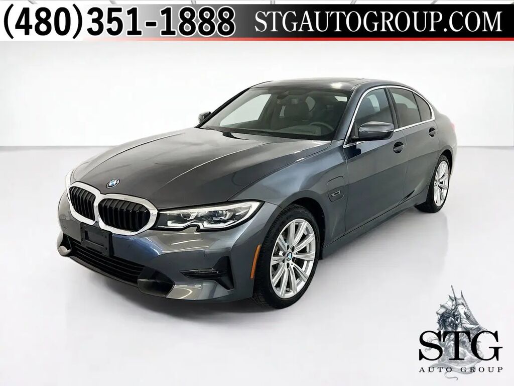 2022 BMW 3 Series 330e — photo 1 of 13