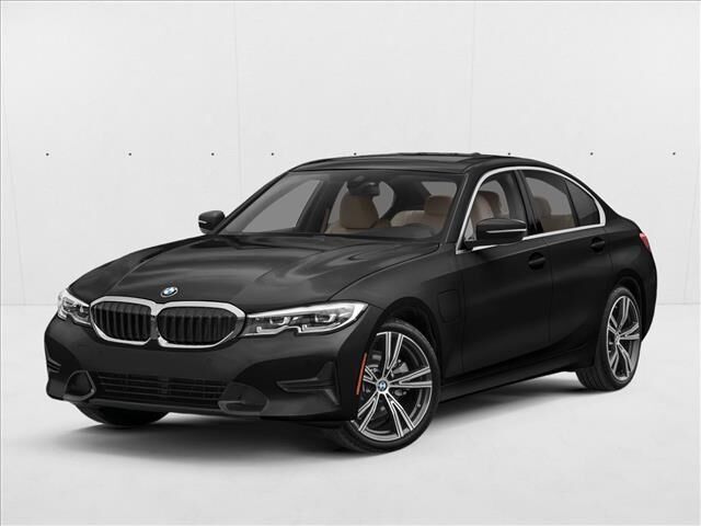2022 BMW 3 Series 330e — photo 1 of 1
