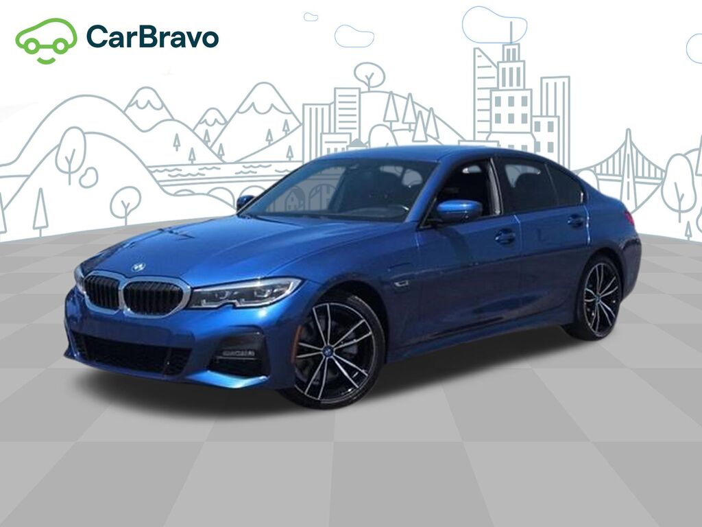 2022 BMW 3 Series 330e — photo 1 of 6