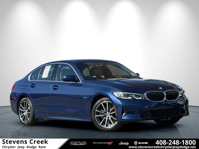 2022 BMW 3 Series 330e — photo 1 of 13