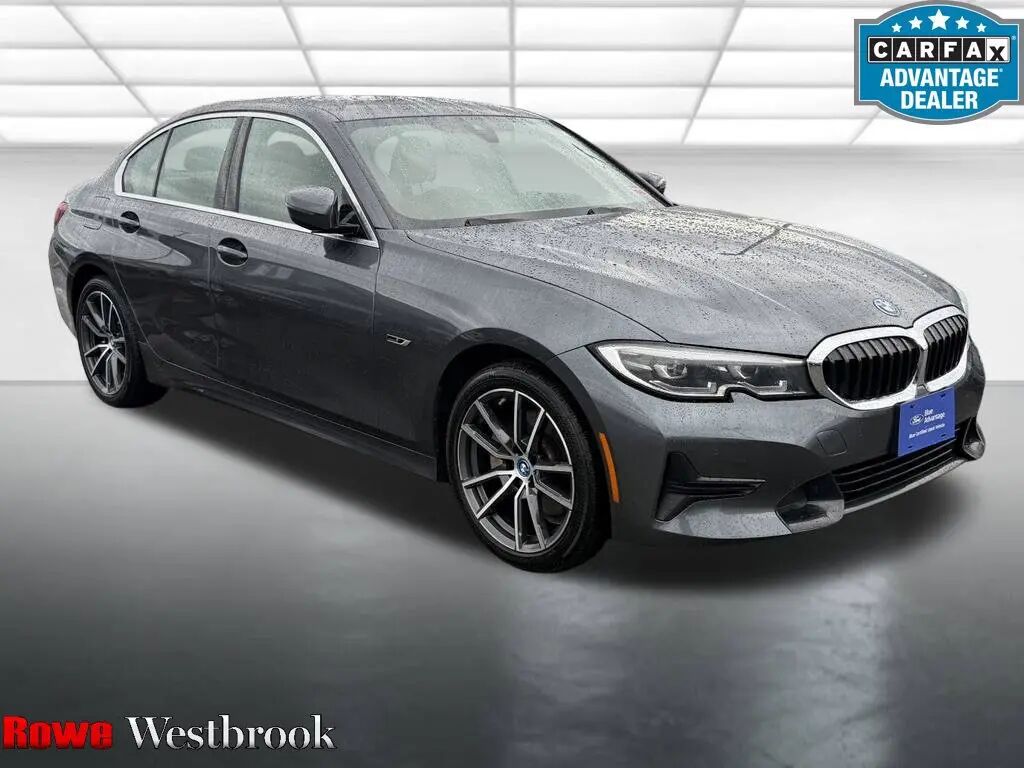 2022 BMW 3 Series 330e xDrive — photo 1 of 13