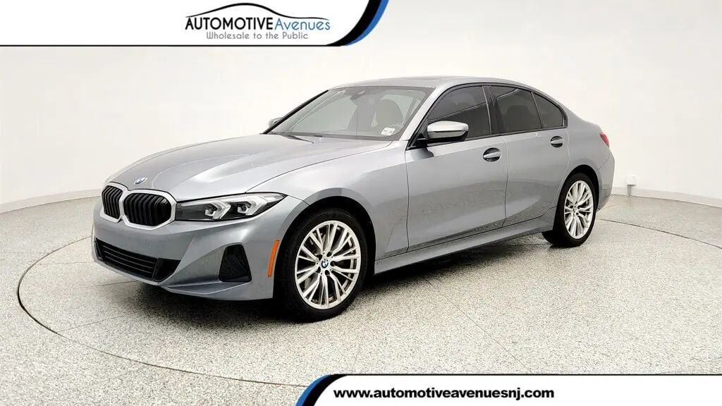2023 BMW 3 Series 330i xDrive — photo 1 of 10