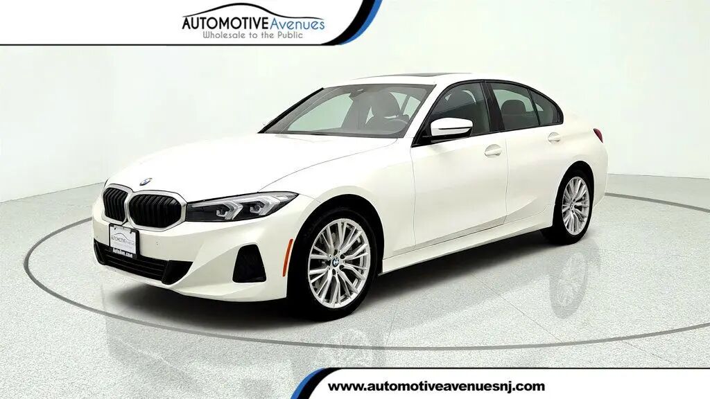 2023 BMW 3 Series 330i xDrive — photo 1 of 13