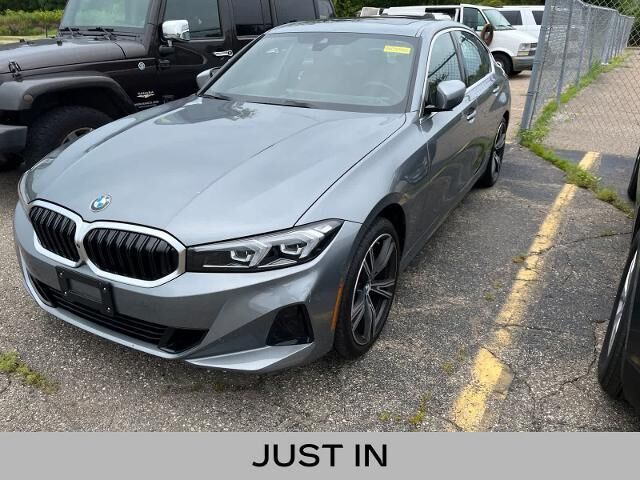 2024 BMW 3 Series 330i xDrive — photo 1 of 26