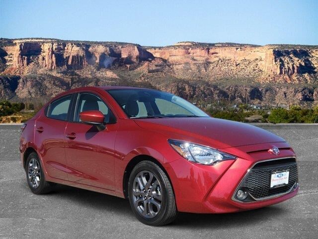 2019 Toyota Yaris LE — photo 1 of 13