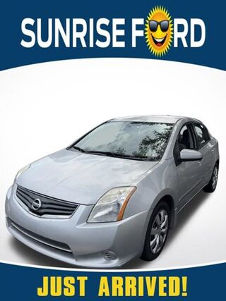 2012 Nissan Sentra 2.0 S — photo 1 of 2