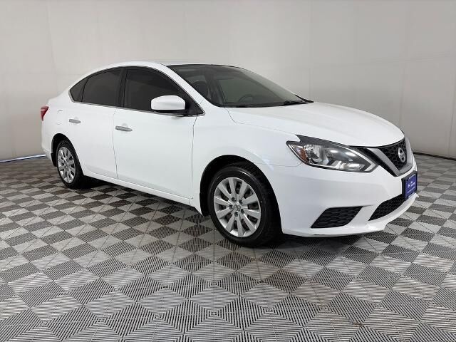 2017 Nissan Sentra S — photo 1 of 13