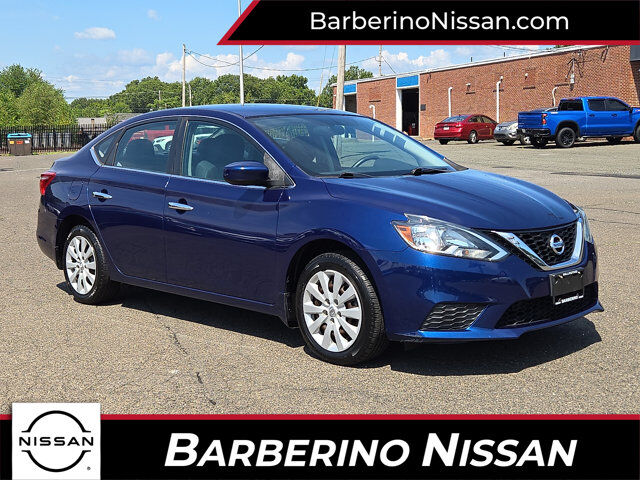 2017 Nissan Sentra S — photo 1 of 13