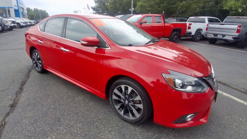 2019 Nissan Sentra SR — photo 1 of 7