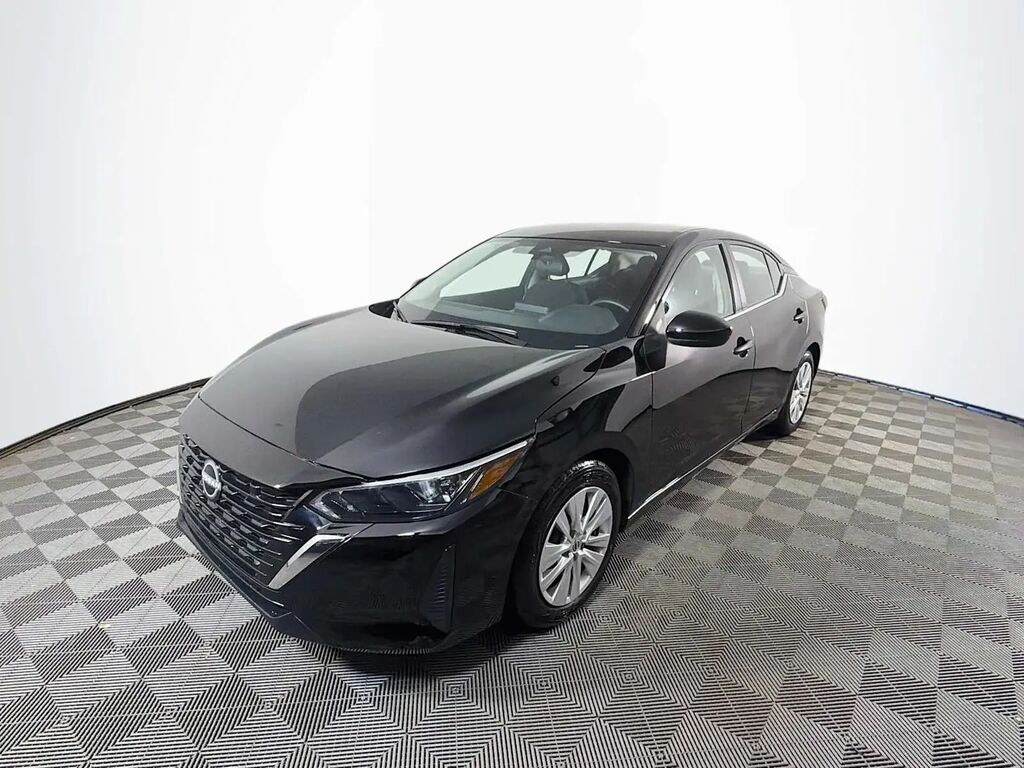 2025 Nissan Sentra S — photo 1 of 13