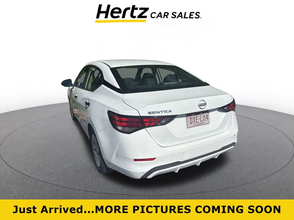2025 Nissan Sentra SV — photo 1 of 17